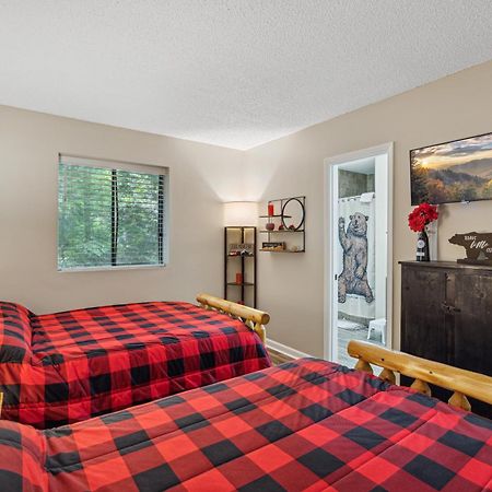 Obear Mountain Is A Newly Updated Condo In Chalet Village Of Gatlinburg! エクステリア 写真