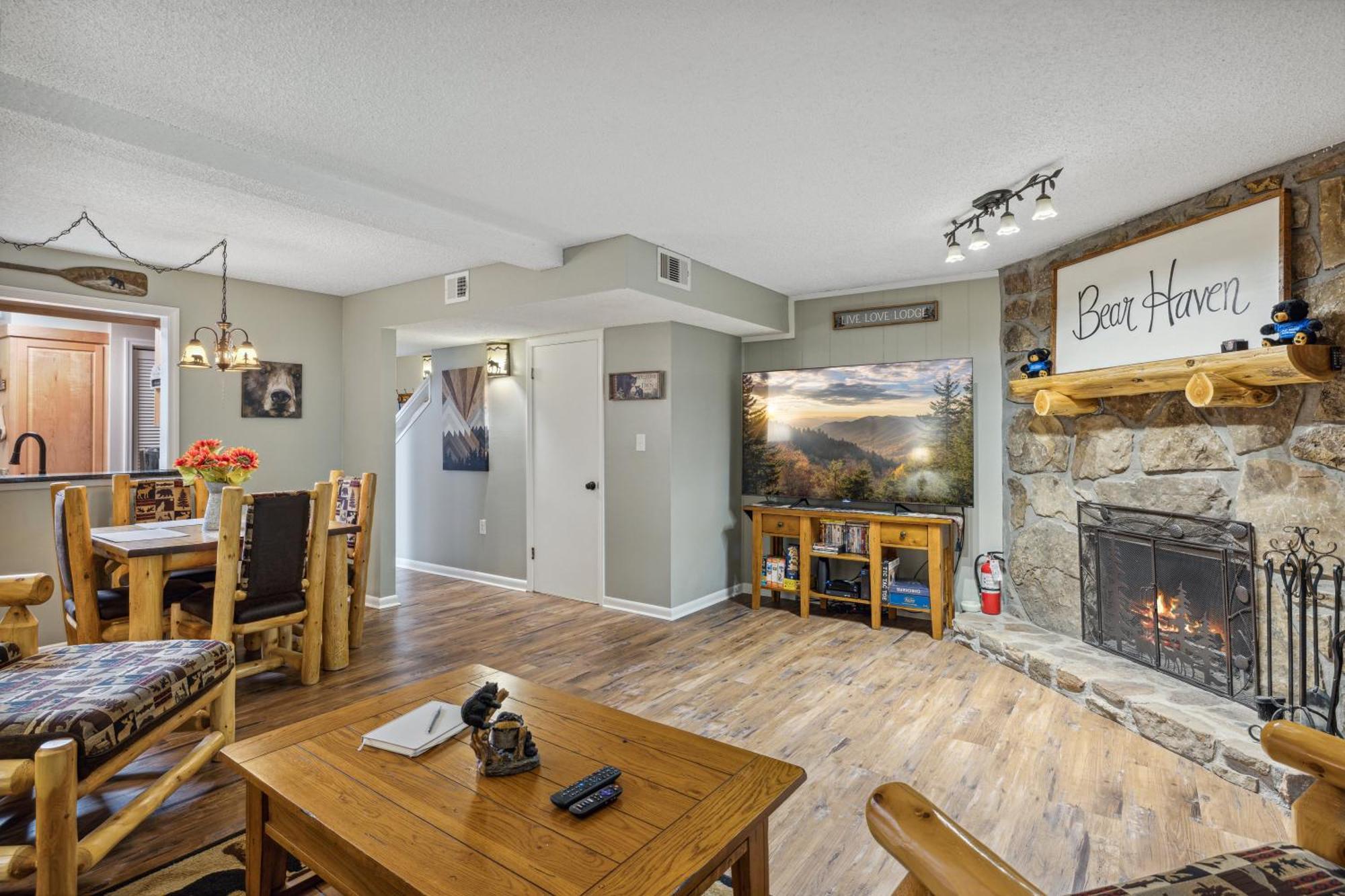 Obear Mountain Is A Newly Updated Condo In Chalet Village Of Gatlinburg! エクステリア 写真