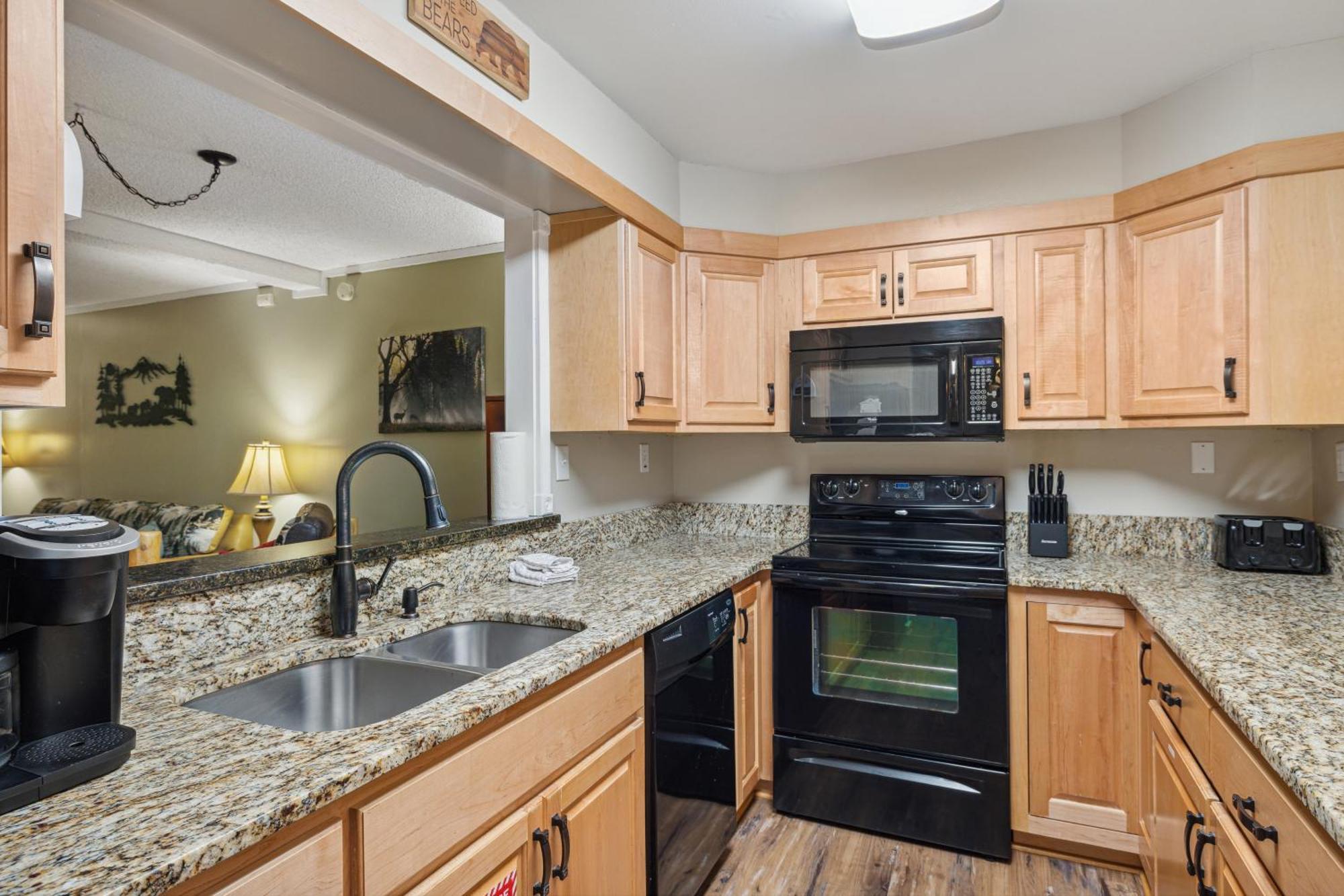 Obear Mountain Is A Newly Updated Condo In Chalet Village Of Gatlinburg! エクステリア 写真