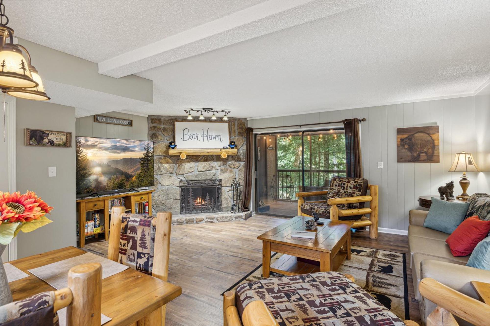 Obear Mountain Is A Newly Updated Condo In Chalet Village Of Gatlinburg! エクステリア 写真