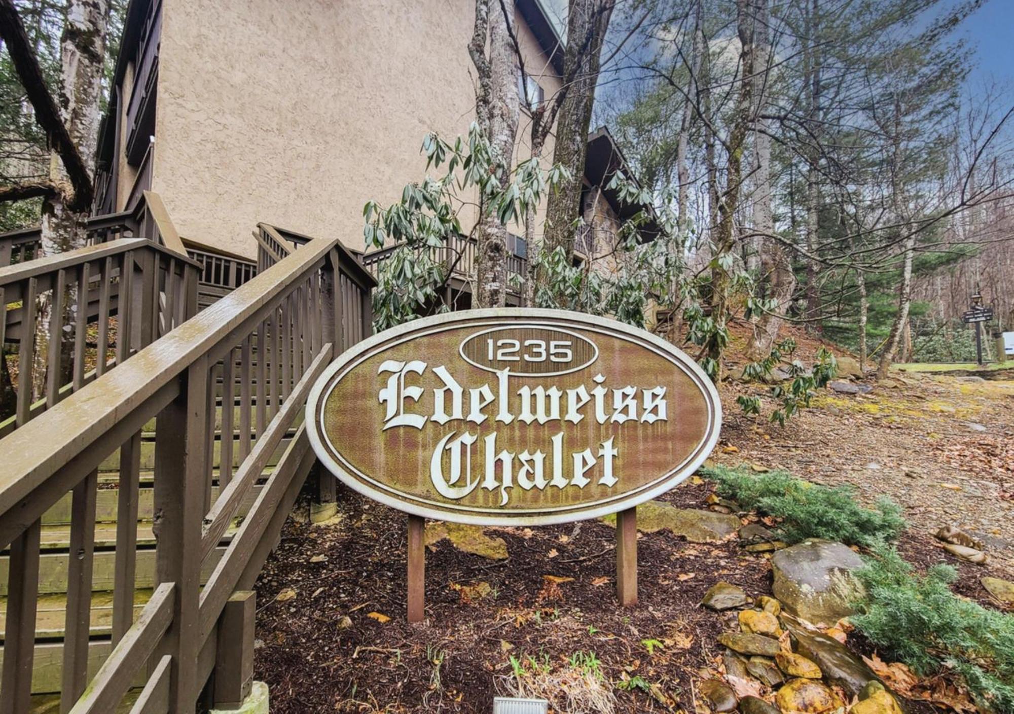 Obear Mountain Is A Newly Updated Condo In Chalet Village Of Gatlinburg! エクステリア 写真